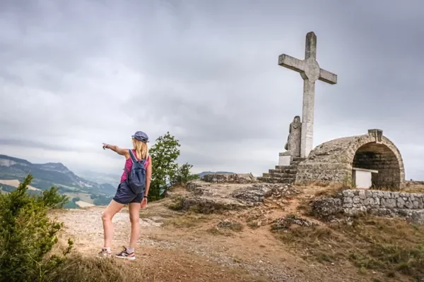 La croix de Gréponac et sa table d'interprétation