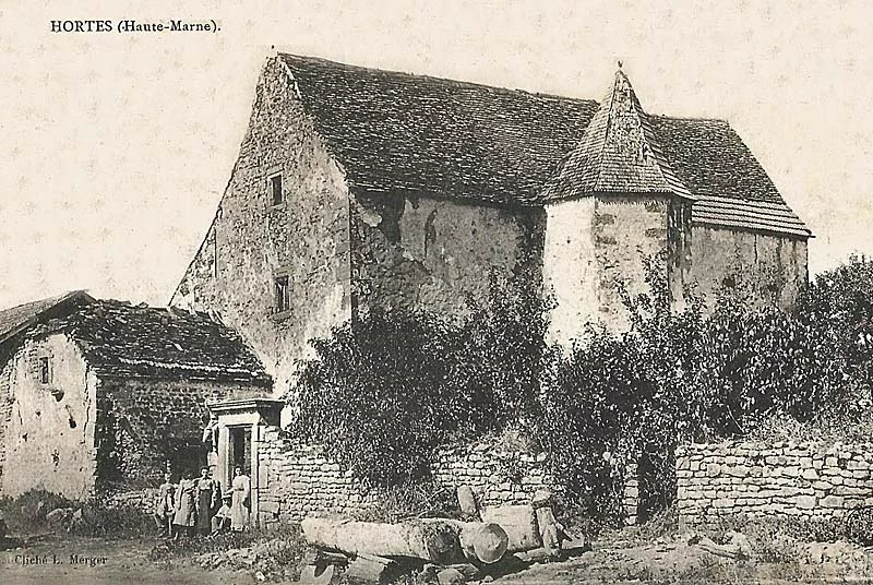 Ancienne maison féodale de Hortes