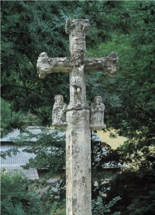 CROIX EN PIERRE A LANUEJOLS