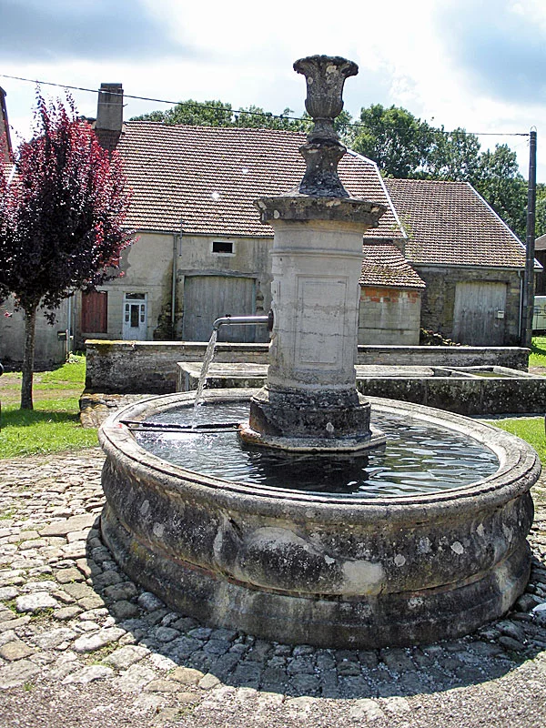 FONTAINE RONDE A LA ROCHELLE (1)