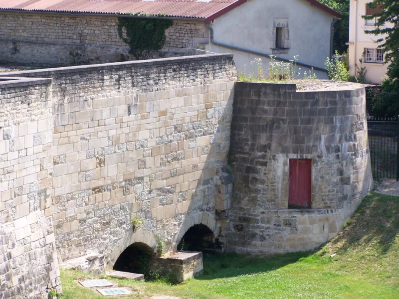 PARC DU CHATEAU ET SES REMPARTS