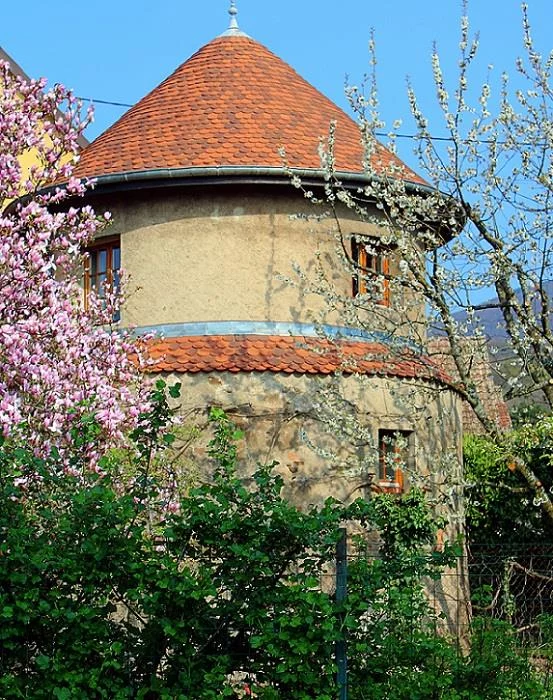 Ancienne tour d'angle de fortification