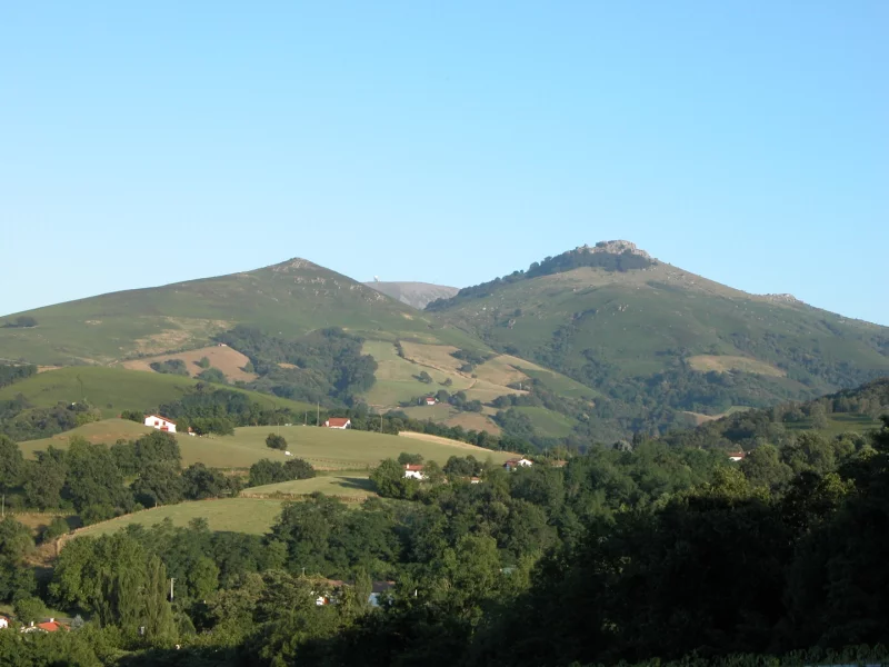 Randonnée nature sur le Mondarrain