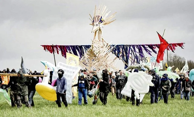 CINECO: SOULÈVEMENTS