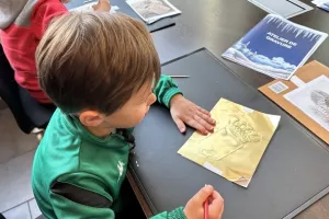 Réalisons un marque page de Pâques (atelier de gravure)