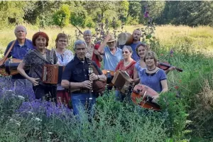 Marché d'été nocturne et festif