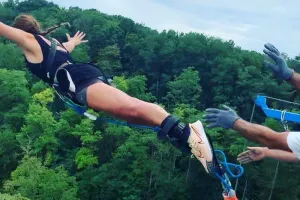 Saut à l'élastique Cluis