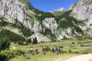 Tour du cirque de Lescun en VTTAE