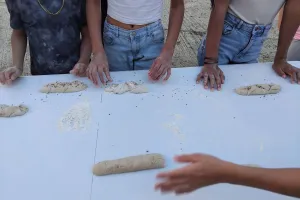 Atelier pain au levain, au moulin de Sabathier