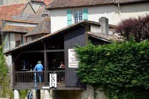 Exposition d'art à l'Oustàu Dou Saleys