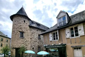 Dessins imaginaires et déco papier avec la fée Nancyette