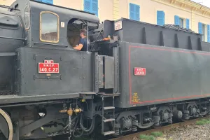 LE CÉVENOL EXPRESS AU COEUR DES GORGES DE L'ALLIER