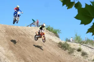Moto-Cross