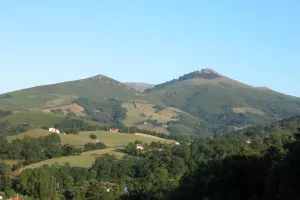 Randonnée nature sur le Mondarrain