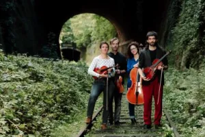 Quatuor Béla - "Good Road to follow (Moondog)"