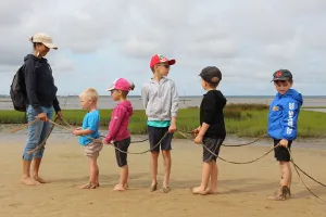 La plage des petits explorateurs