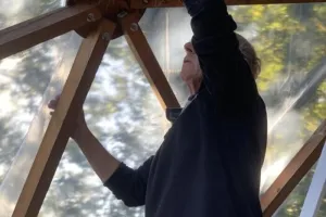 Chantier participatif - création d'une fenêtre du dôme