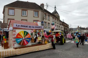 2ème Sortie du Carnaval de Châteauneuf-sur-Loire : Place à 30 ans de Carnaval