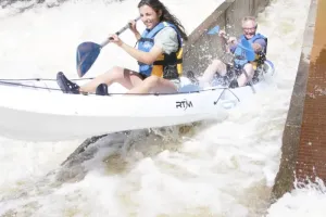 Descente de rivière en canoë-kayak