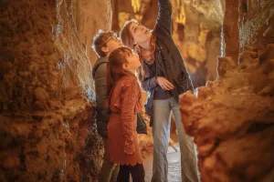 Enigme à la grotte de Villars : A la recherche d'Ayla la chamane