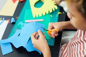 Atelier créatif : décoration de lapins en bois