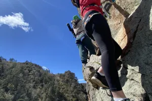 AVENTURES VERTICALES - DEMI-JOURNÉE VIA-FERRATA ADOS & ADULTES