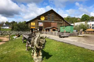 Visite en famille du musée du bois